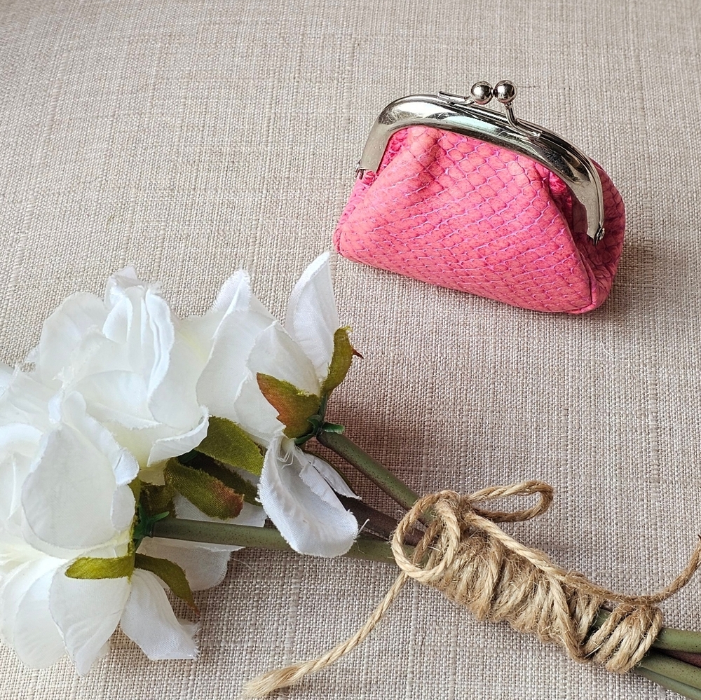 Vintage Genuine Snakeskin Kisslock / Framed Coin Purse / Pouch ( Pink ) - Picture 7 of 12